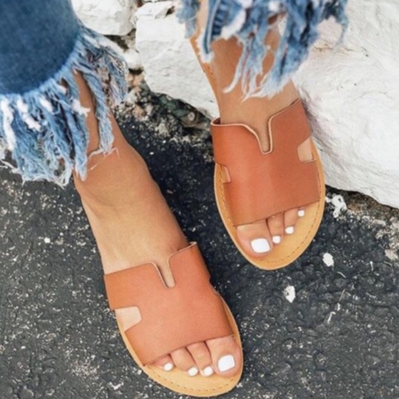 Fashion Addict Shoes - 📣NEW✨ Lola Faux slides sandals